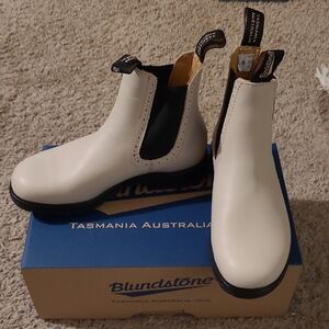 Blundstone Pearl White High Top Elastic Sided Boot, Size 8.5